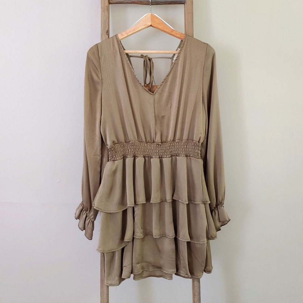 Beautiful dress Atlar'd State